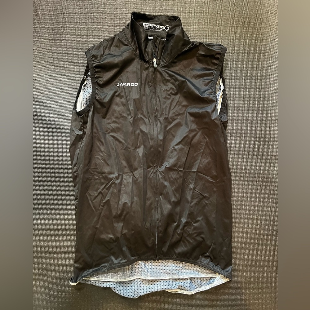 Jakroo Black Windbreaker Jacket with Reflective Trim and Full-Length Zipper